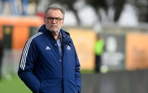 Mahir Emrelinin klubunda baş məşqçi istefası 
