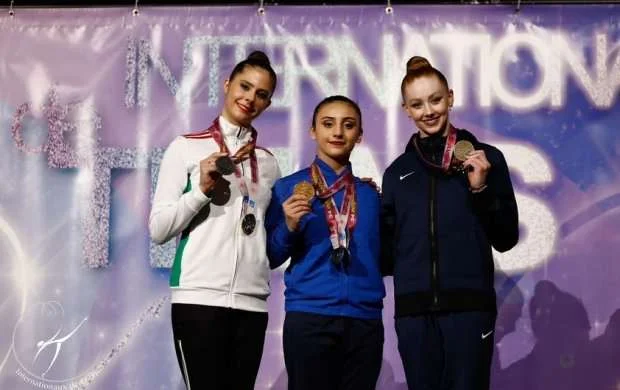 Ağamirova Fransada daha üç medal qazandı 