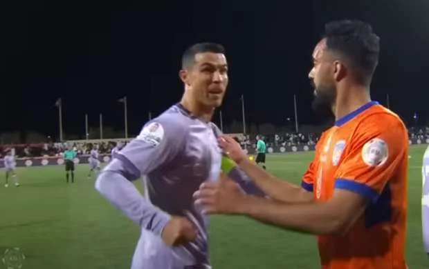 Ronaldudan rəqib futbolçuya: "Sən oynamaq istəmirdin" - VİDEO 
