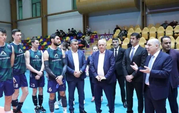Federasiyanın yeni prezidenti voleybolçularla görüşdü 