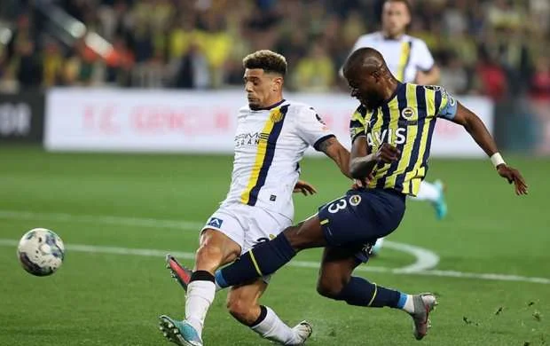 “Fənərbaxça”dan çətin qələbə 