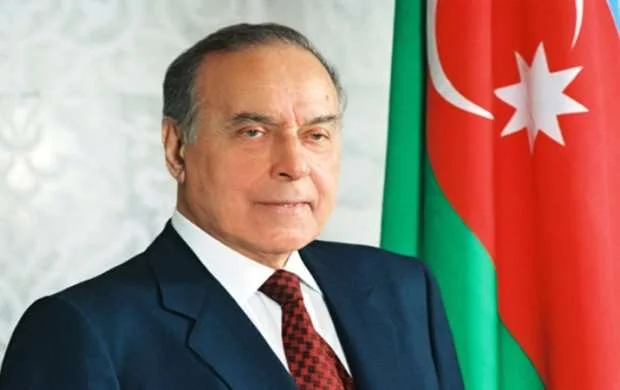 Heydər Əliyev 100: İki komanda yarış keçirdi 