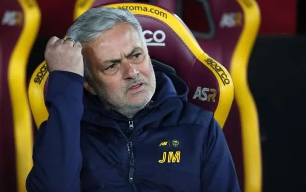 Mourinyu Braziliya millisini çalışdıra bilər 