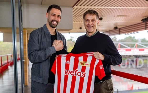 Bundesliqa klubunda yeni müqavilə 