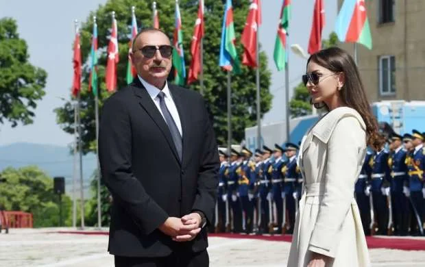 İlham Əliyev və Mehriban Əliyeva İrəvanda çempion olan idmançını təbrik etdi 