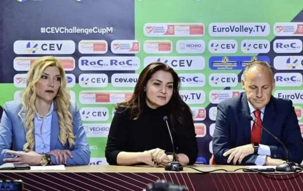 İsmayılova və Frişman ÇL oyununda 