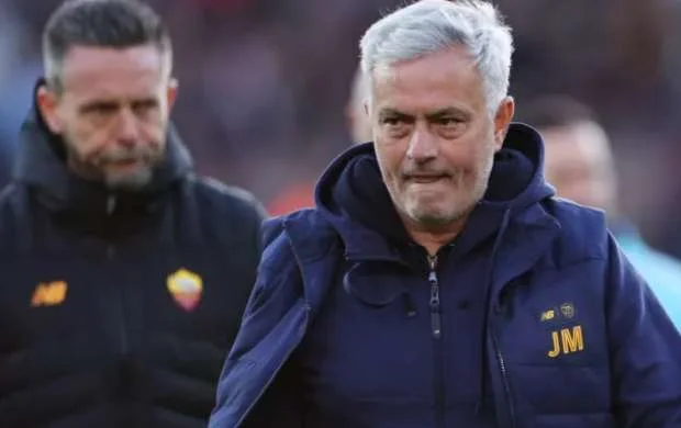 Mourinyudan "Yuventus"a atmaca: "15 xalı üç ay əvvəl qaytarmışdılar, dünən yox" 
