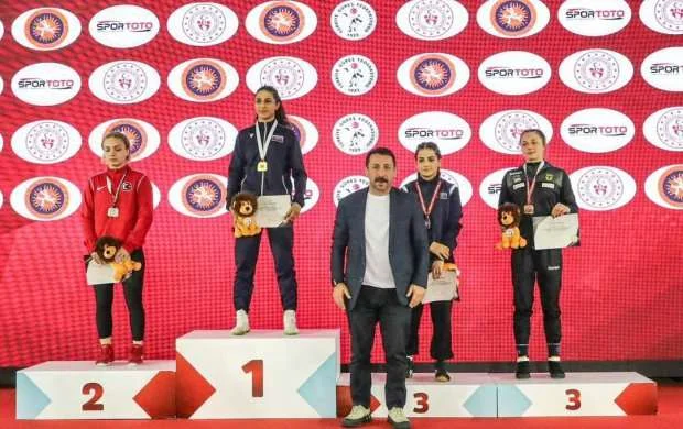 Güləşçilərimizdən Türkiyədə daha 4 medal 