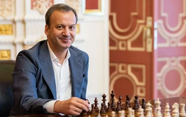FIDE-nin prezidenti Bakıya gələcək 