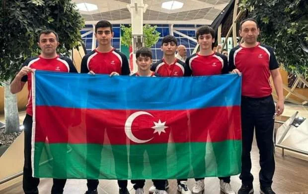 Stolüstü tennisçilərimiz Bolqarıstana yollandılar 