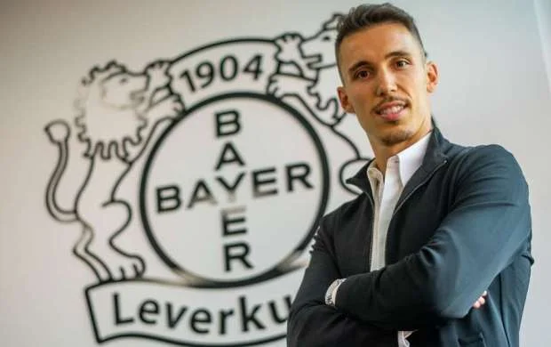 İspan futbolçu Almaniya klubuna keçdi - RƏSMİ 