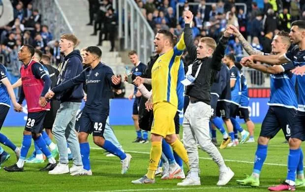 Altı il sonra Bundesliqaya qayıtdılar 