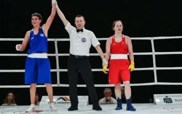 Qadın boksçumuz "bürünc"lə kifayətləndi 