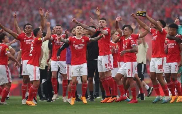 "Benifika" çempionluğunu darmadağınla rəsmiləşdirdi 