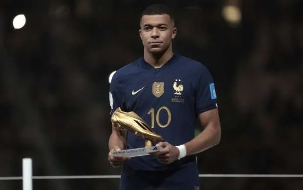 Mbappe ən yaxşı seçildi 