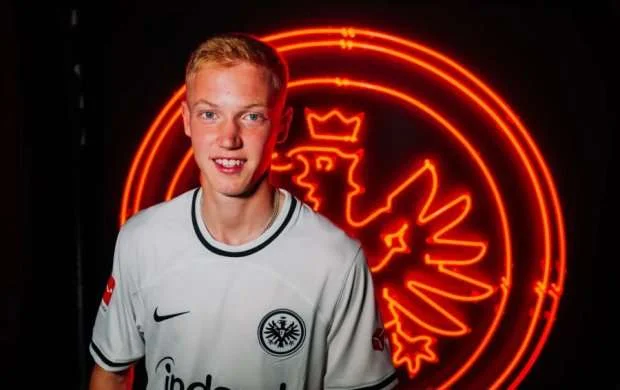 Larsson rəsmən Bundesliqa klubunda 