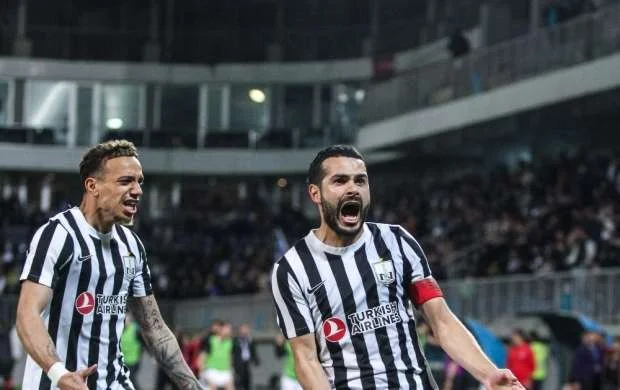 "Qarabağ" "Neftçi"nin "ürəyini" aparır  