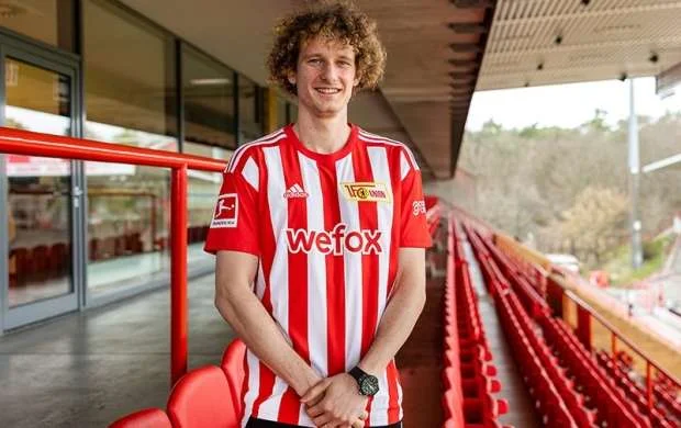 Bundesliqa klubundan iki transfer 