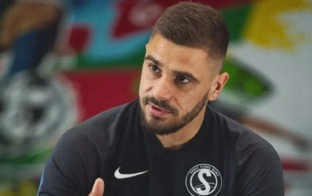 “Səbail” daha bir futbolçu ilə vidalaşdı 