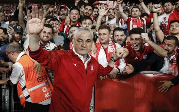 Super Liqa klubunda baş məşqçi ayrılığı 