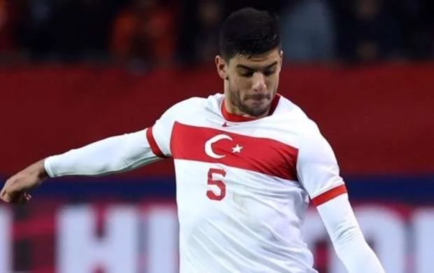 "Valensiya" Türkiyə millisinin üzvünü transfer etdi - RƏSMİ 