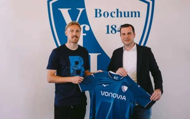 Bundesliqa klubunda bir yeni transfer, doqquz ayrılıq 