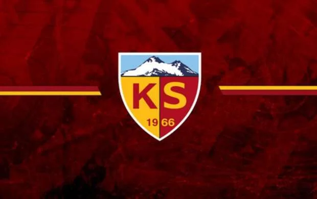 Super Liqa klubunda iki ayrılıq 