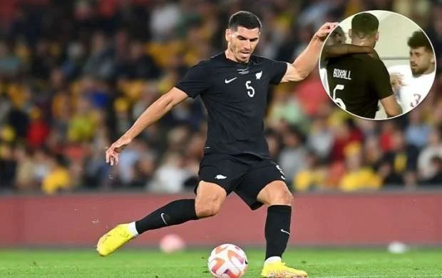 Oyun yarımçıq qaldı, federasiya meydanı tərk edən futbolçuları dəstəklədi 