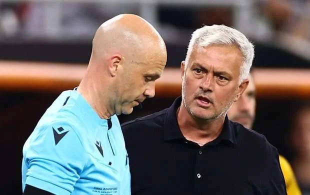 UEFA-dan Mourinyuya 4 oyunluq cəza 