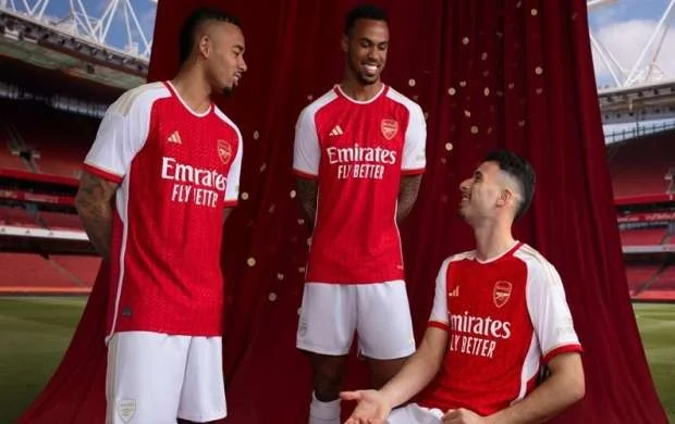 "Arsenal" yeni formasının satışını dayandırdı - Qalmaqal 