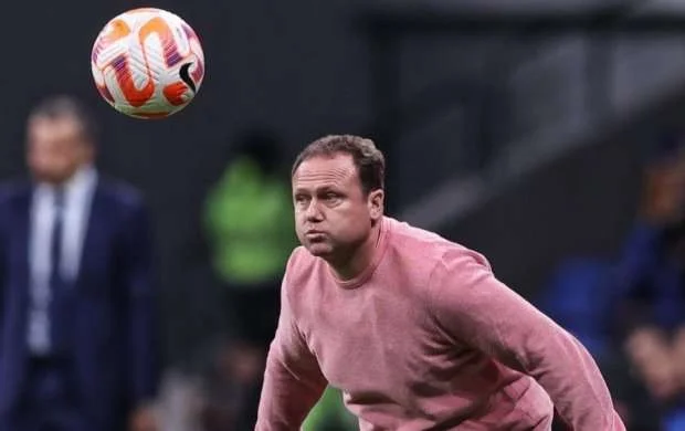 Moskva "Dinamo"su çex mütəxəssisə tapşırıldı 