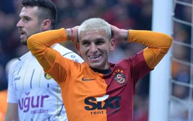 "Qalatasatay"ın futbolçusuna İtaliyadan elçi var 