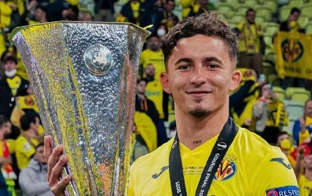 İtaliya çempionu ispan futbolçunu hədəfə aldı 