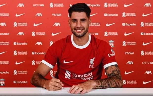 Macar futbolçu rəsmən “Liverpul”da 