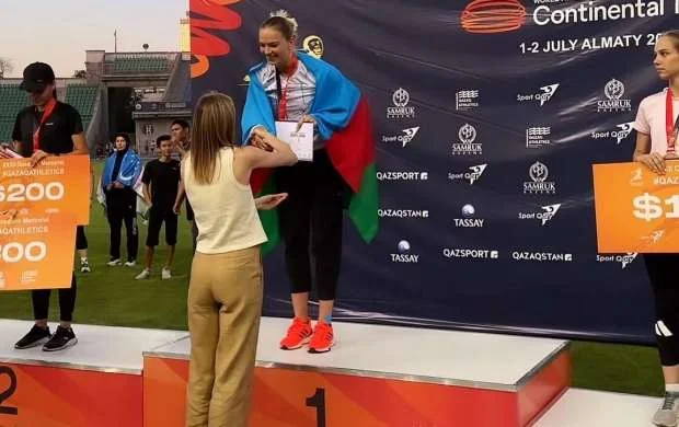 Yekaterina Sarıyeva Azərbaycan rekordunu yenilədi 