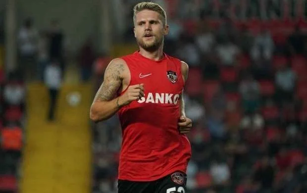Daha bir futbolçu BƏƏ klubuna keçdi 