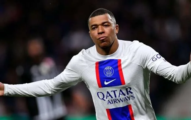 Mbappe ilə bağlı daha bir qalmaqal - Atasının vətənində oyuna buraxılmadı 
