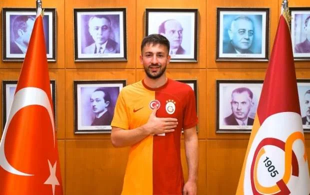 Türkiyə millisinin hücumçusu “Qalatasaray”da 