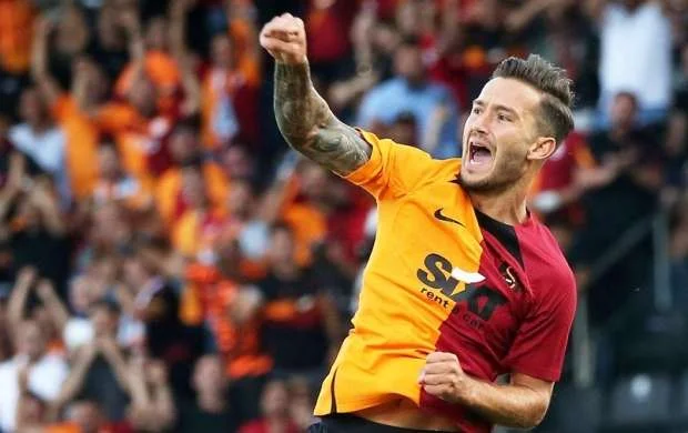 Rus klublarından "Qalatasaray"ın oyunçusuna 5 milyonluq təklif 