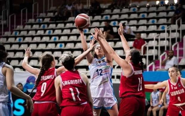 AÇ: Azərbaycan millisi finala yüksəldi 