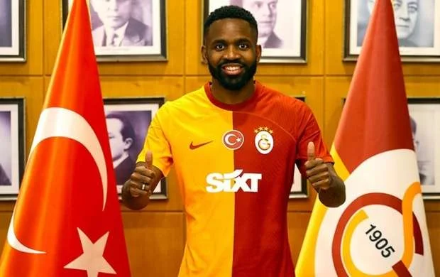 İstanbul nəhəngindən daha iki transfer 