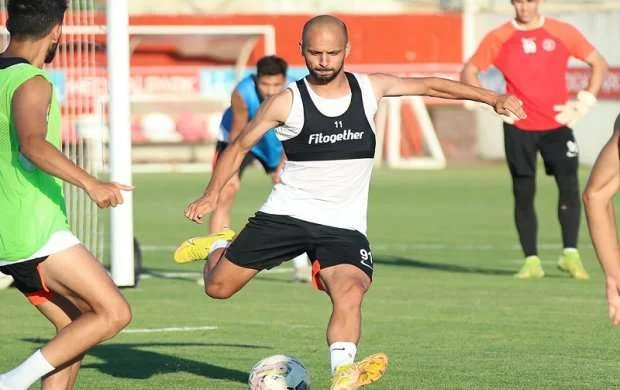 Coşqun Diniyev komanda yoldaşlarını görün nə hala saldı? - FOTO 