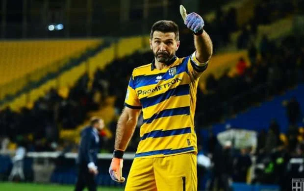 45 yaşlı Buffon "Parma"dan gedir - Yeni iş yeri bəlli oldu 