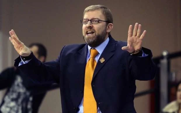 Azərbaycan çempionu baş məşqçisini dəyişdi 