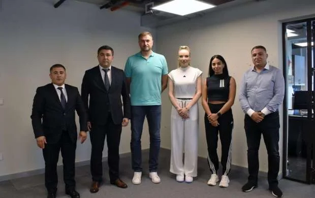 “Gəncə” belaruslu mütəxəssisə tapşırıldı 