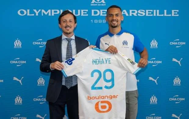 Fransa klubundan daha iki transfer 