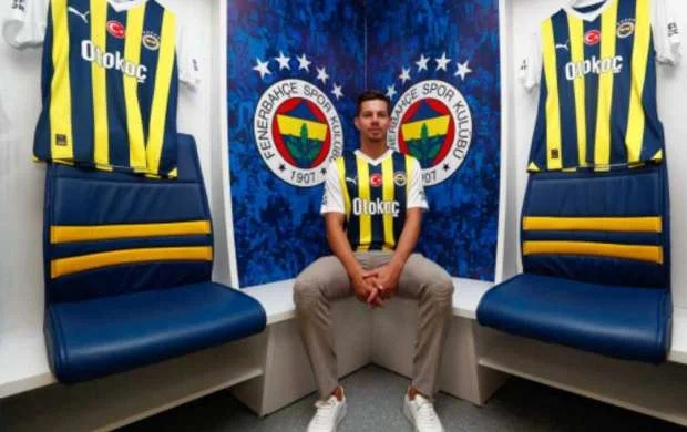 "Fənərbağça"da yeni müqavilə 