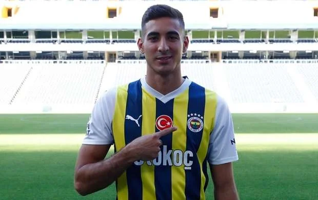 Türkiyə millisinin üzvü rəsmən “Fənərbağça”da 