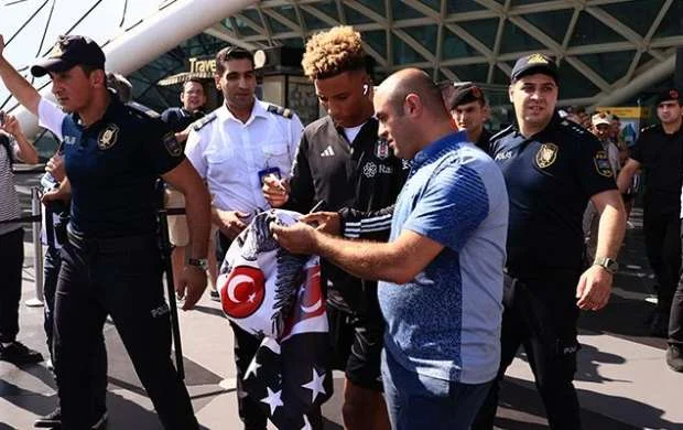 “Beşiktaş” Bakıya gəldi 