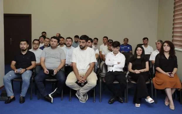 Birinci və İkinci Liqa klublarının nümayəndələri ilə görüş keçirildi 